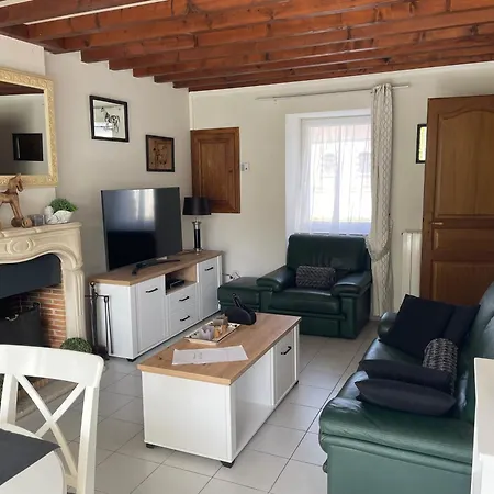 Les Maisons Des Halles Cerisy-la-Foret