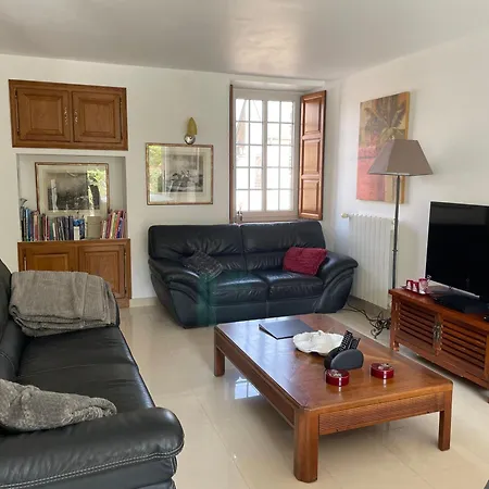 Les Maisons Des Halles Cerisy-la-Forêt