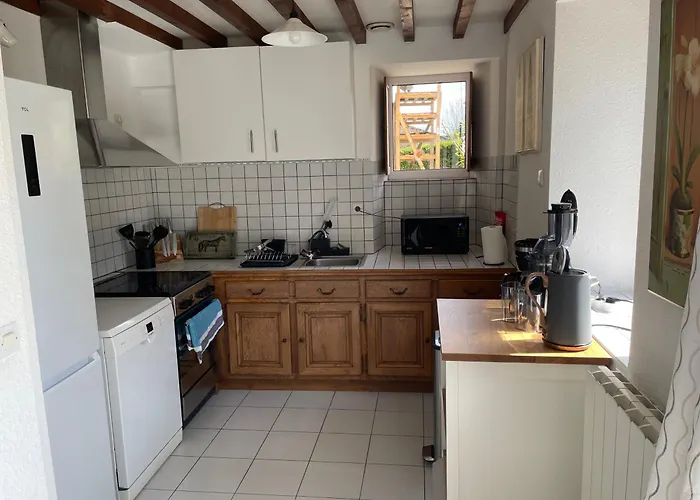 Les Maisons Des Halles Cerisy-la-Foret