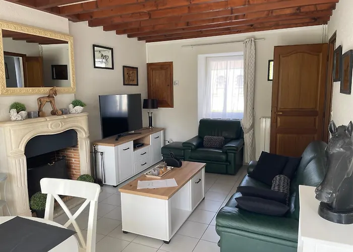 Les Maisons Des Halles Cerisy-la-Foret