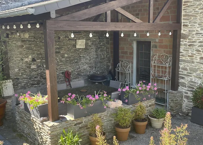 Les Maisons Des Halles * Cerisy-la-Foret