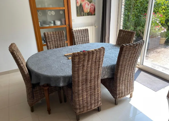 Les Maisons Des Halles * Cerisy-la-Foret